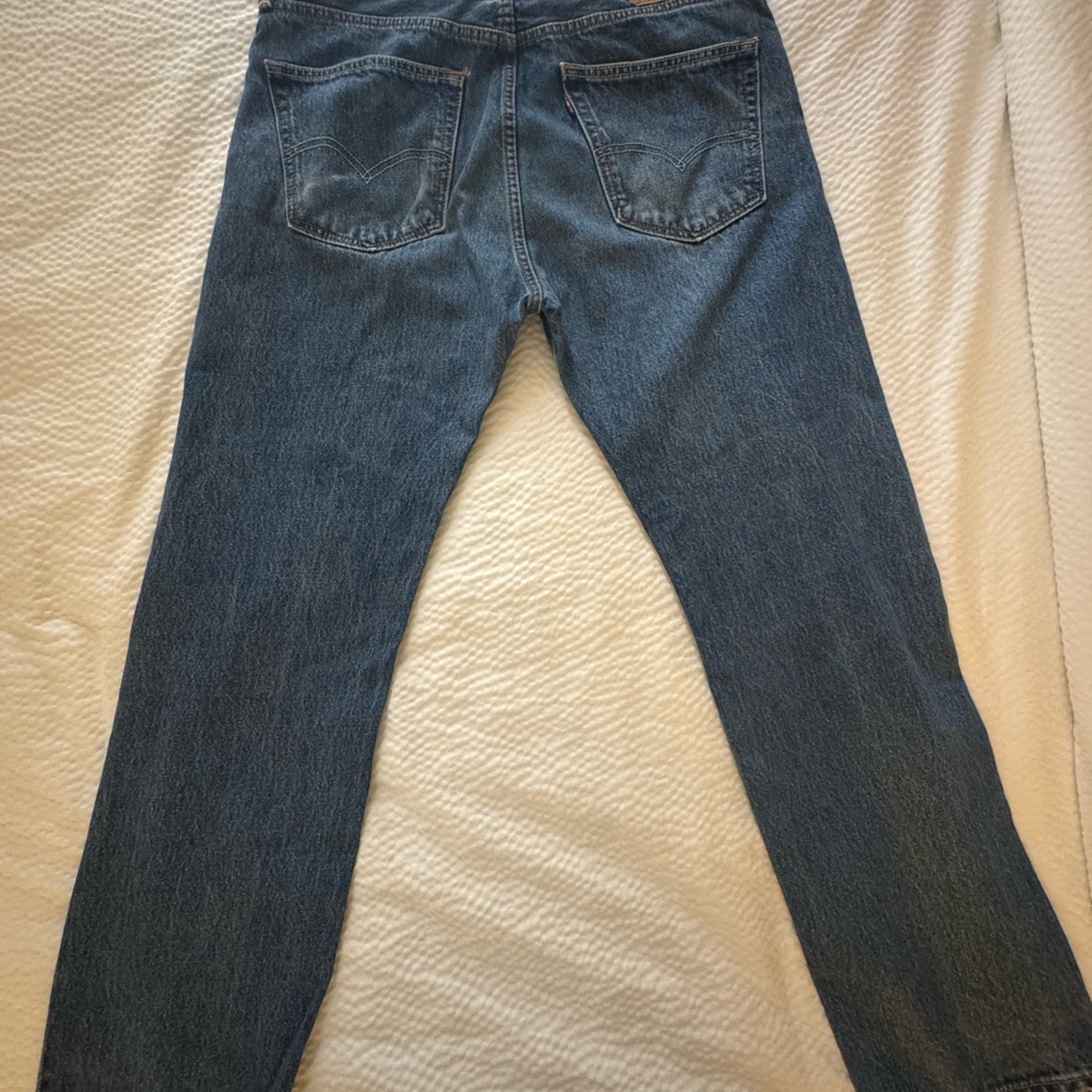 Levi's 505 Classic Blue Jeans 36x32 with Back Pockets - Picture 2 of 4